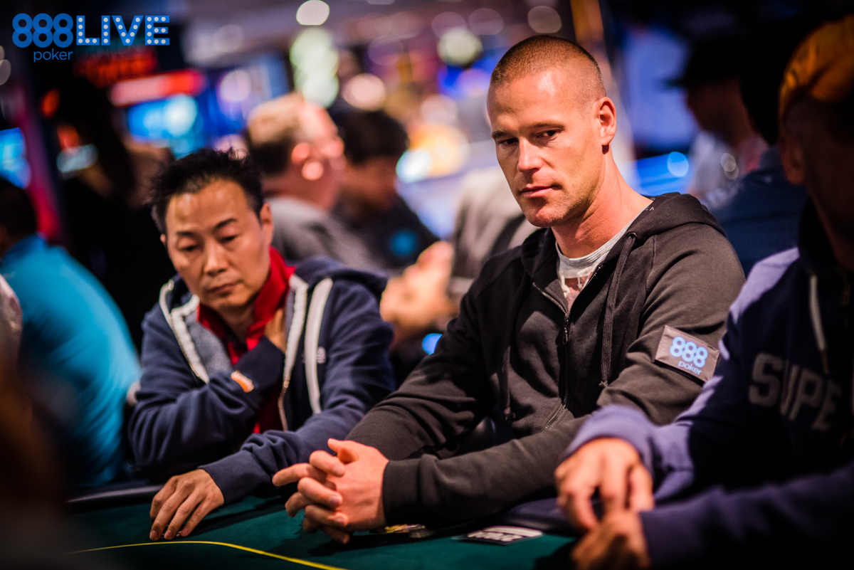 IMPRESSIVE, HANDSOME MEN IN POKER - Patrik Antonius